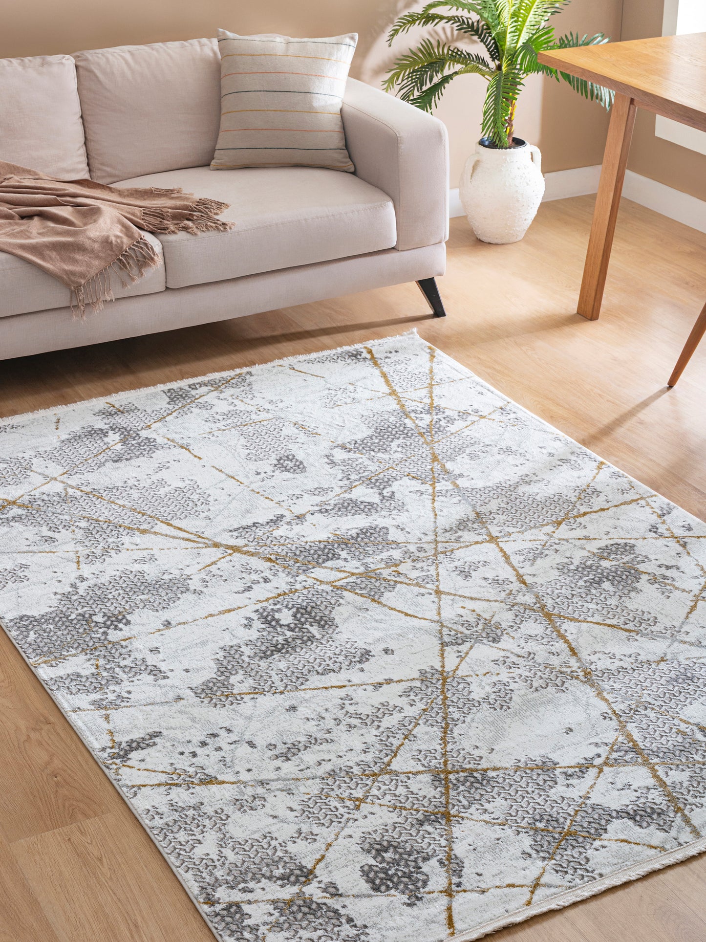 Astra GuldLinj – Modern dynamik med gyllene kontrast