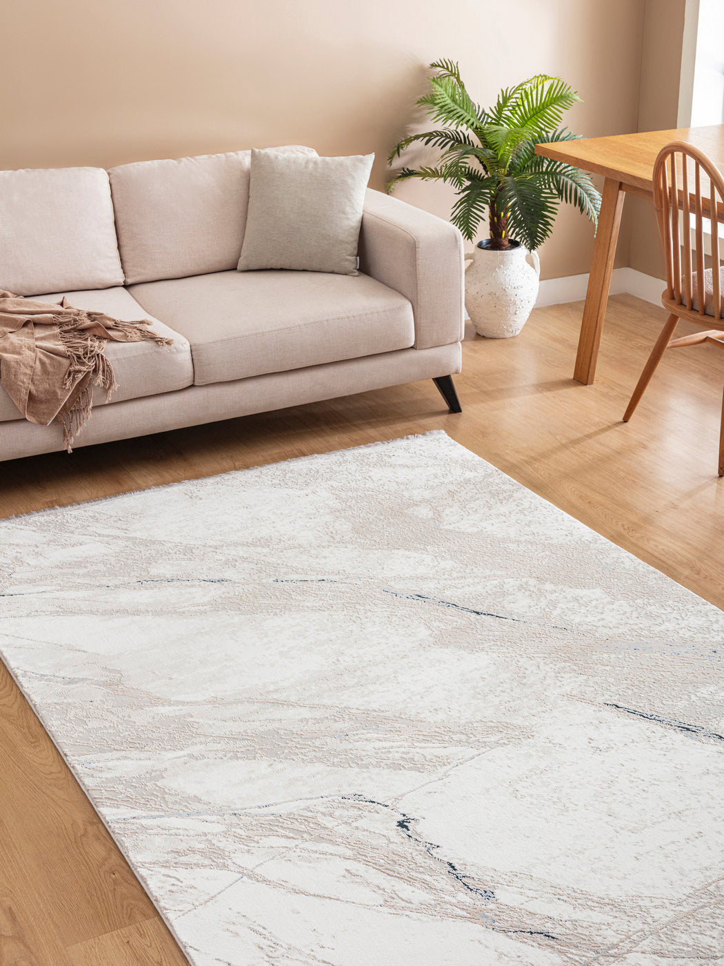 Favor Lucid – Ett tydligt och elegant mönster med tredimensionell känsla – för hem som vill ha struktur och ljus.