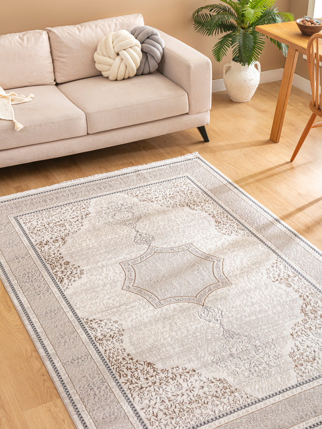 Jakarta Askgrå – Tidlös elegans med subtila orientaliska detaljer