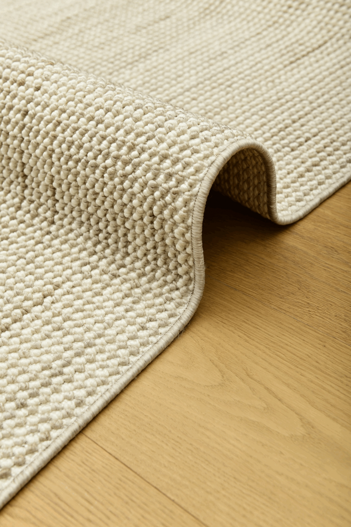 Point Flint är valet för dig som söker ett nedtonat men elegant uttryck i din inredning.