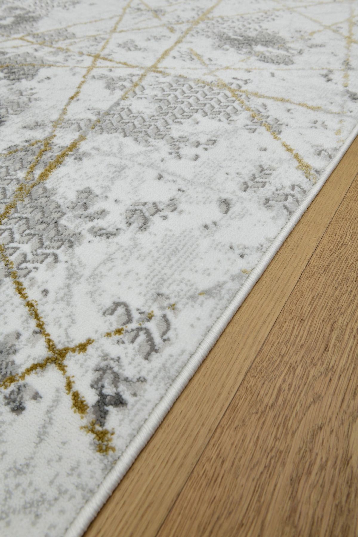 Astra GuldLinj – Modern dynamik med gyllene kontrast