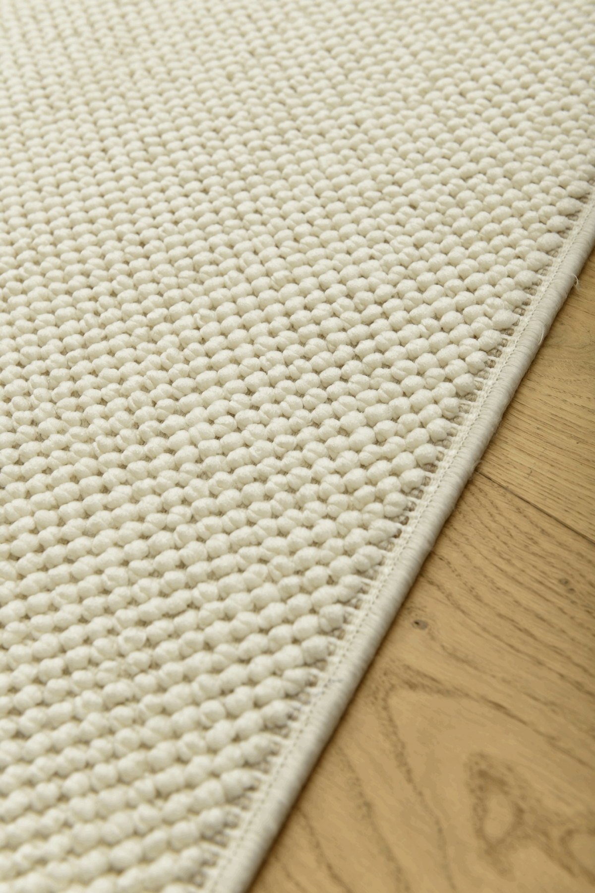 Point Lumière skapar lugn och elegans i varje rum –  Ljusets poesi i vävd form