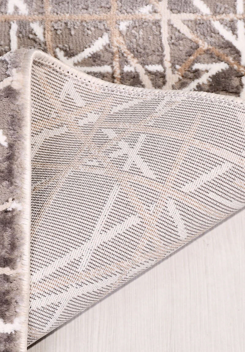 Favor Nova – Mjuk Modern Matta med Dynamiskt Linjemönster