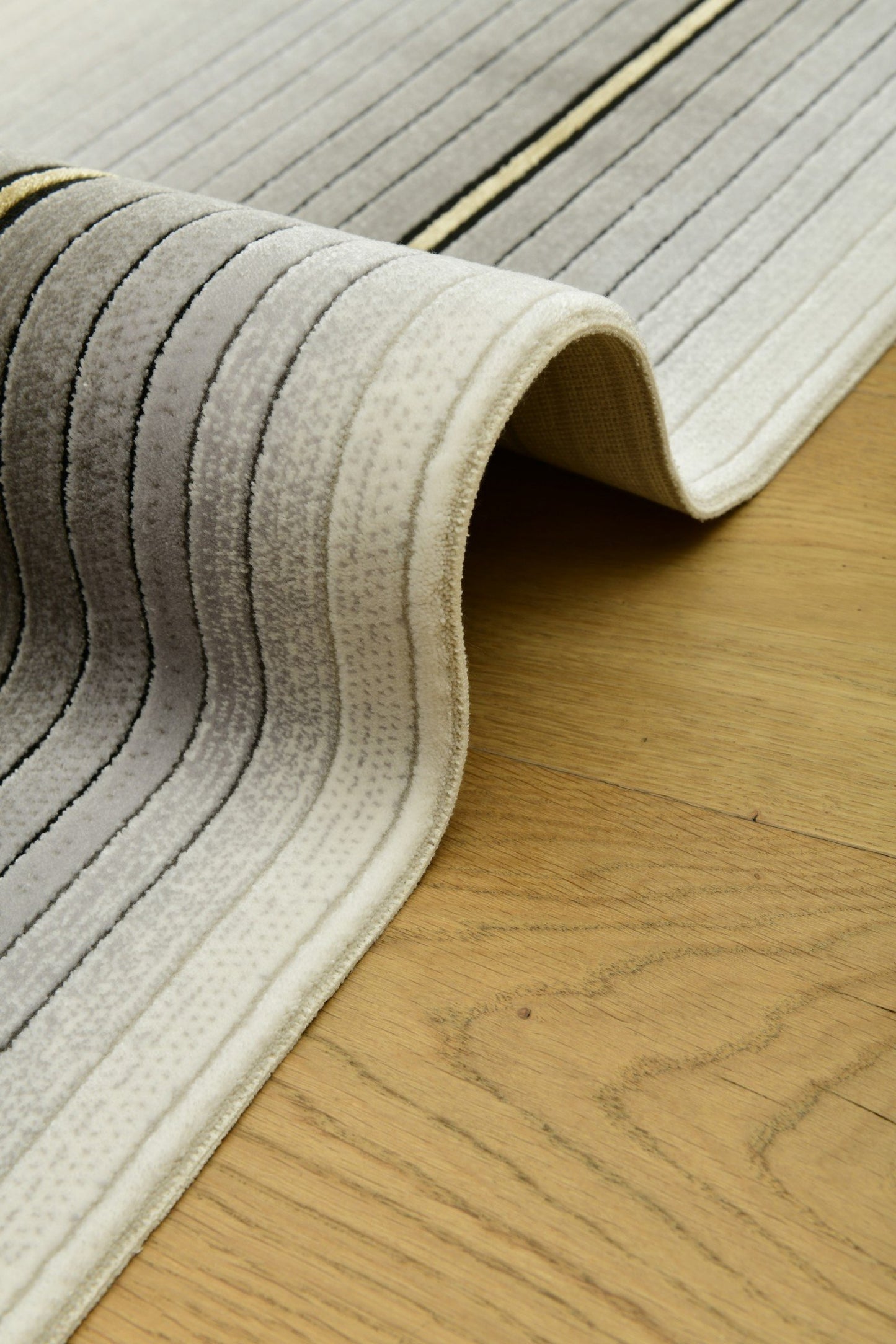 Galata PrismaSkugga – Optisk elegans i grafiska lager