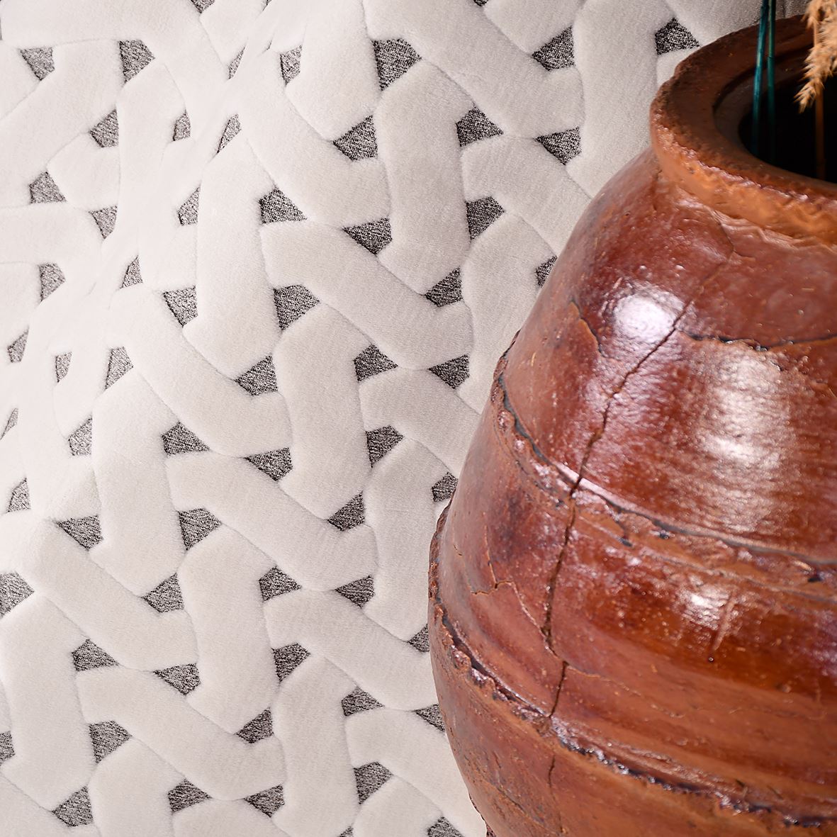 Happy Grace – Nordisk Rytm i Grafiska Mönster