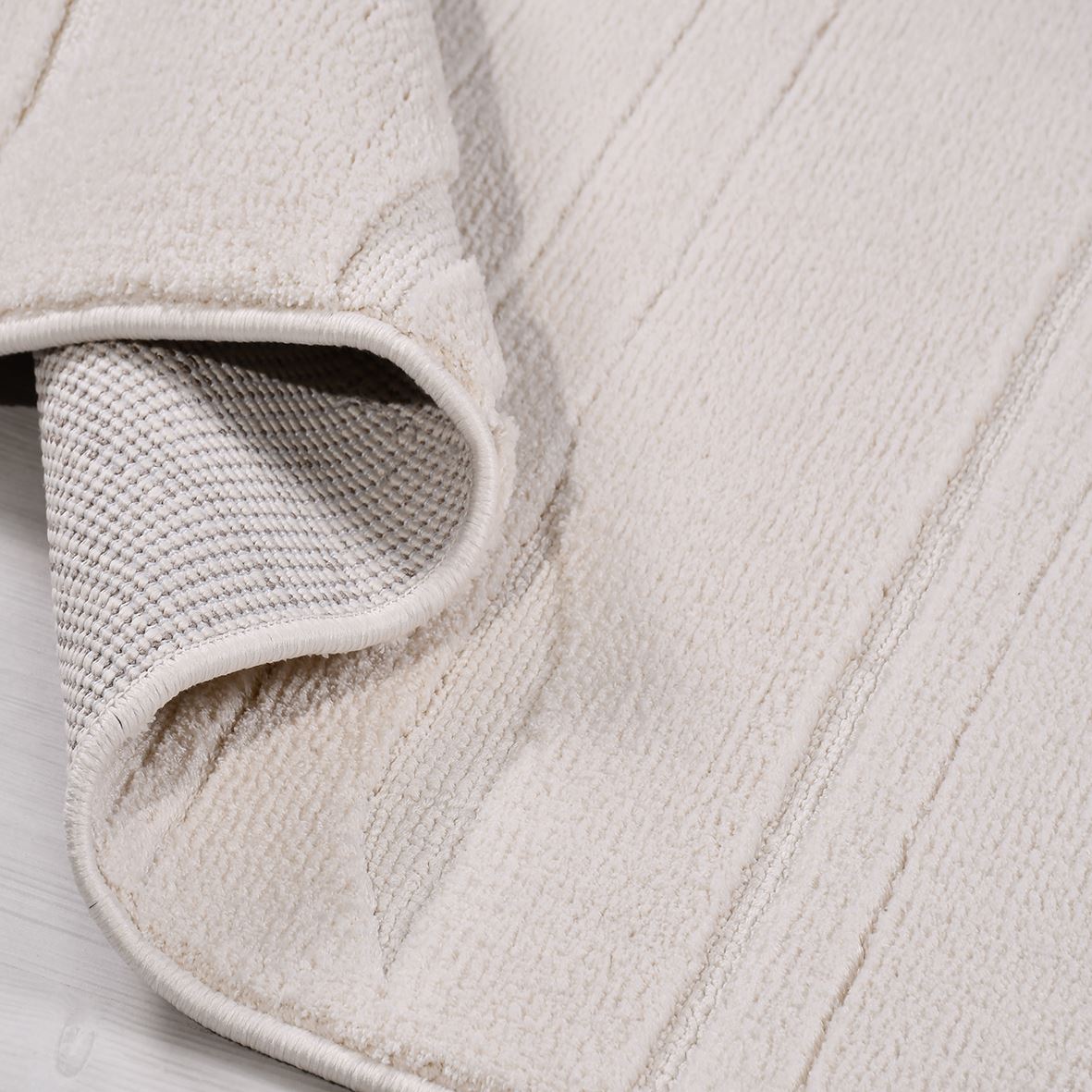 Izaka Nomad – Tidlös mjukhet i enfärgad elegans