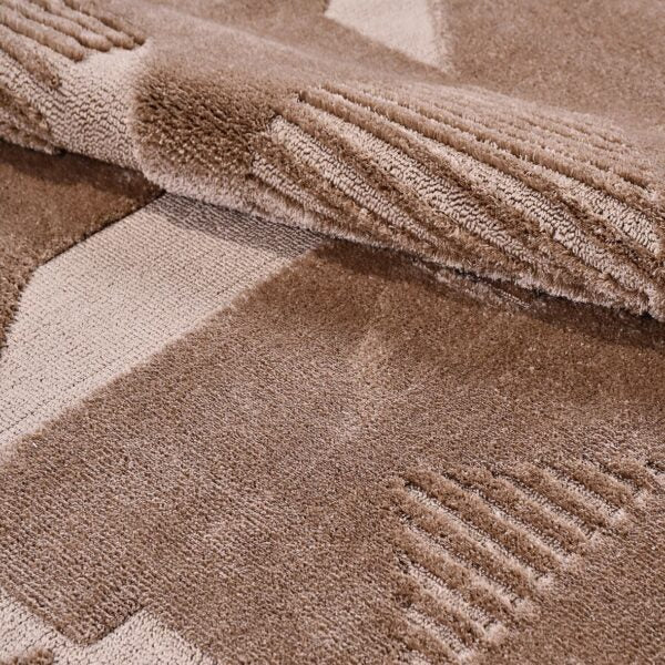 Izaka Sienna – Elegant struktur i varma toner