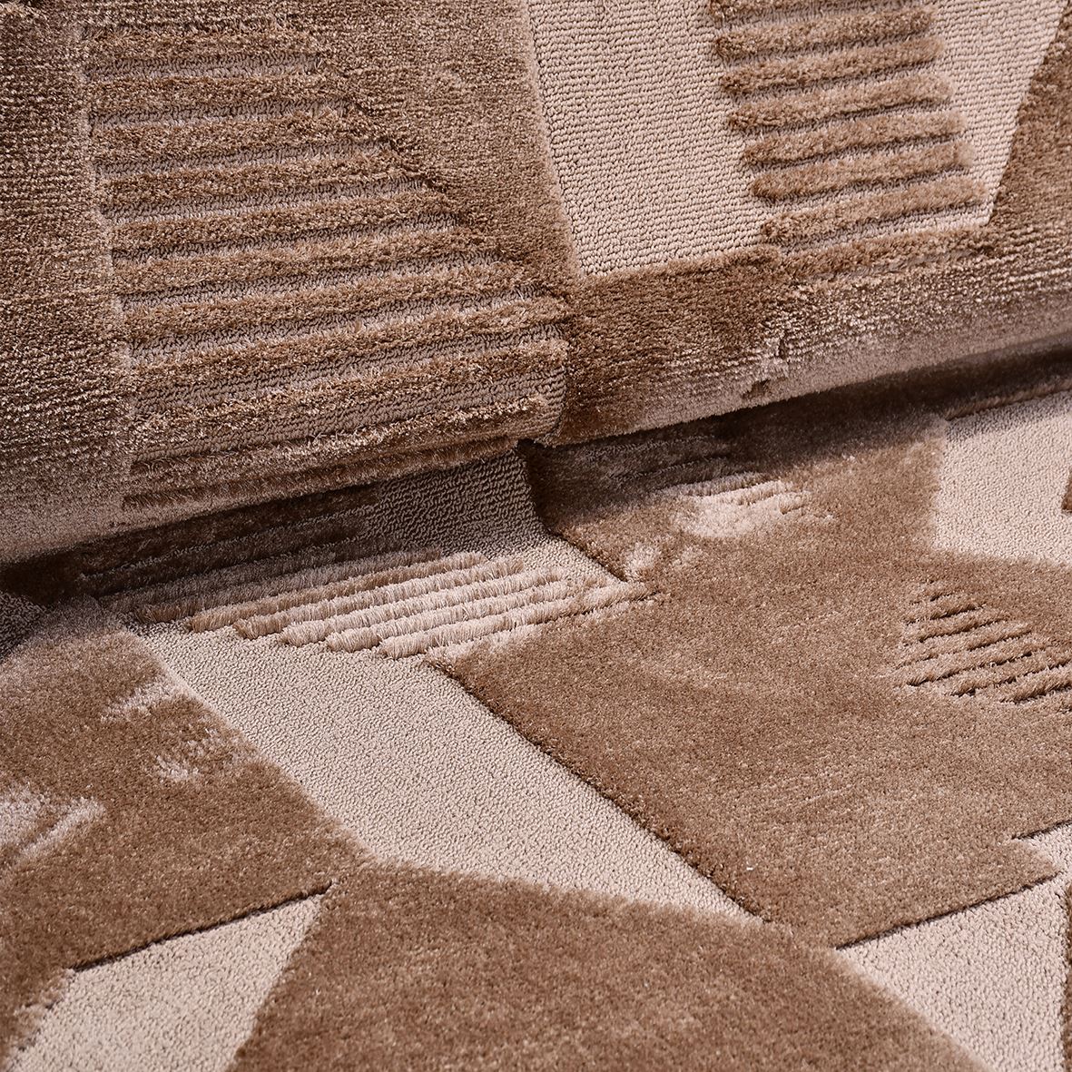 Izaka Sienna – Elegant struktur i varma toner