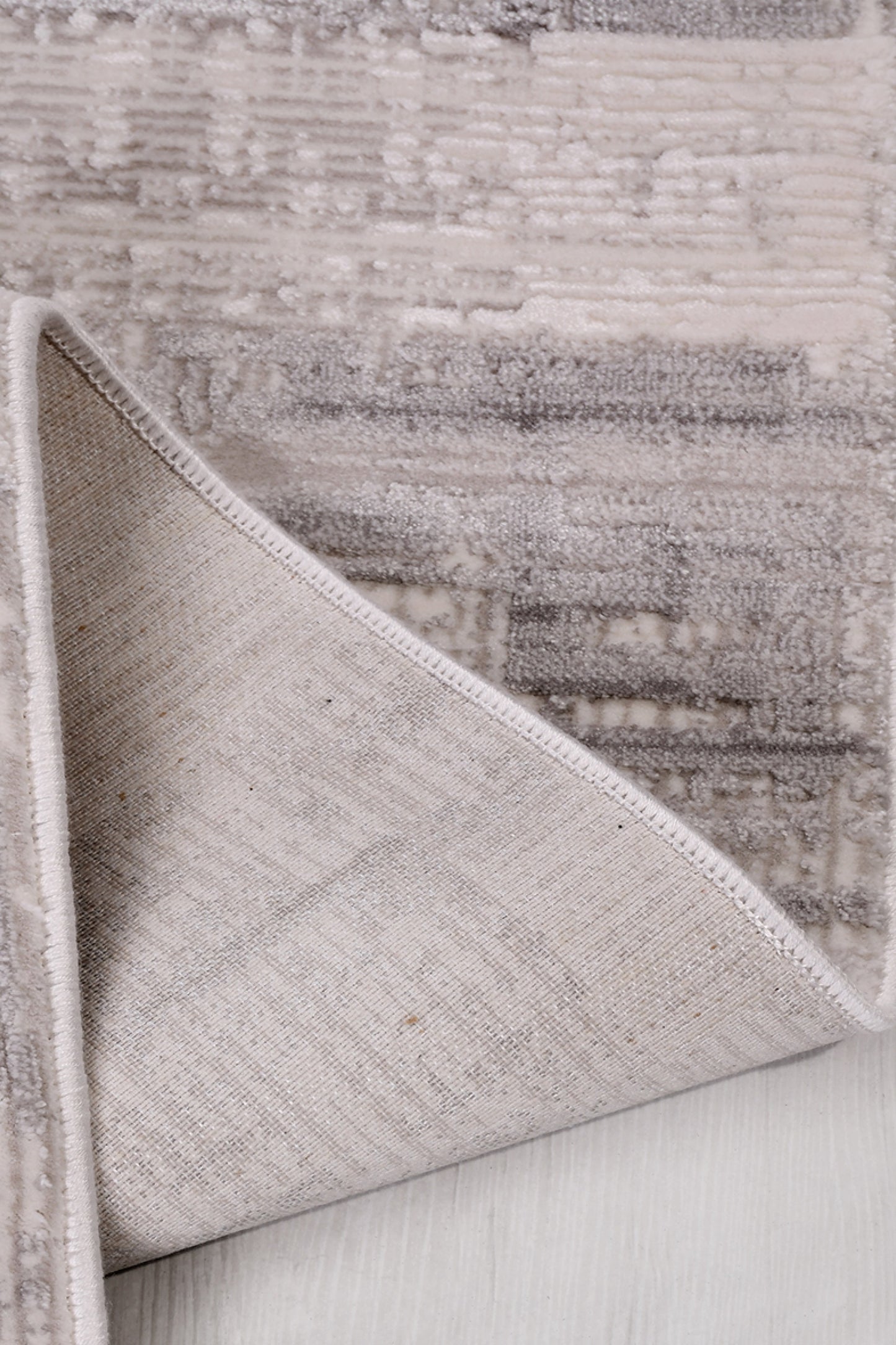 Ortaköy SkuggGrafit – Modern rytm i dämpade nyanser