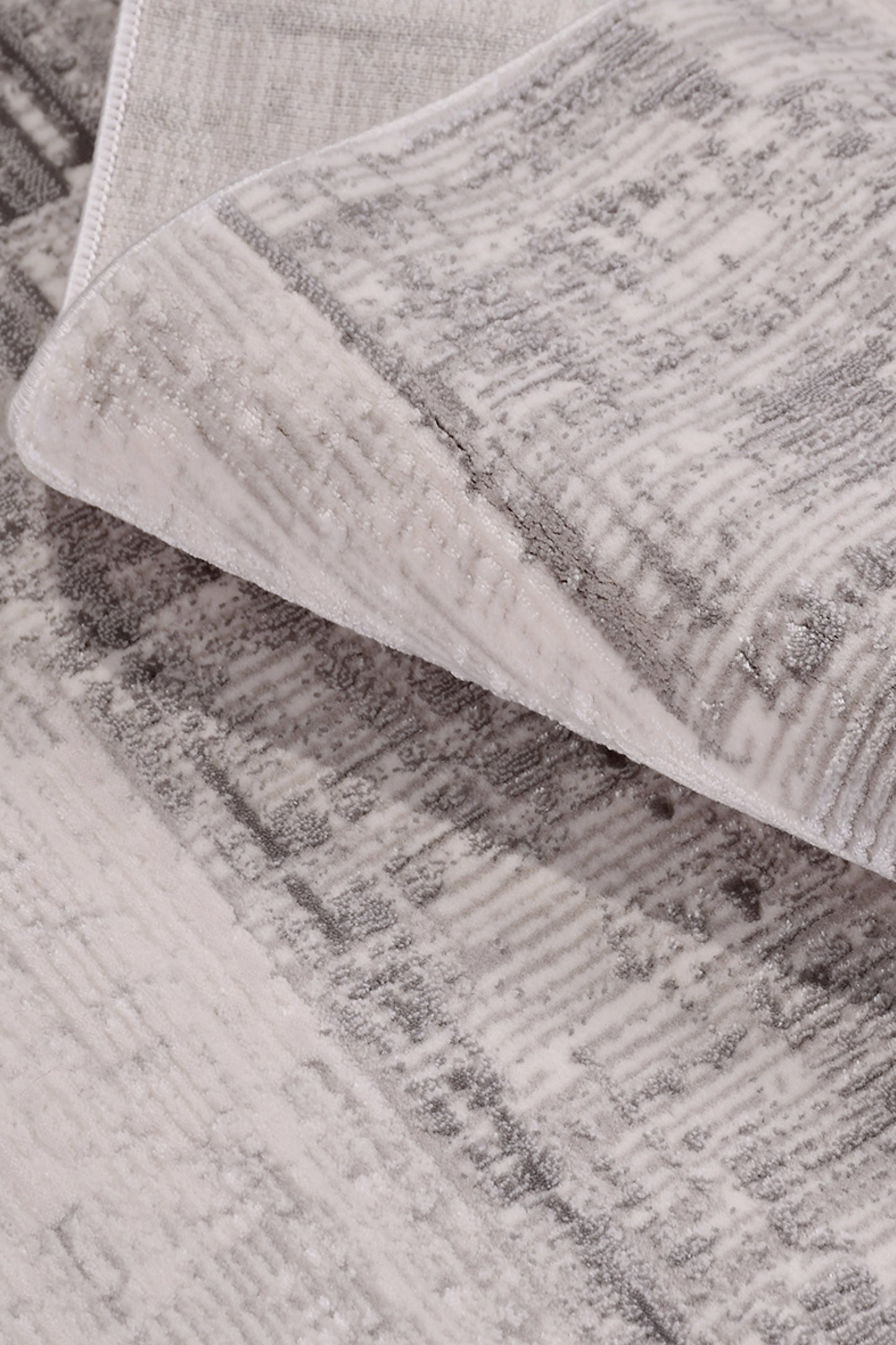 Ortaköy SkuggGrafit – Modern rytm i dämpade nyanser