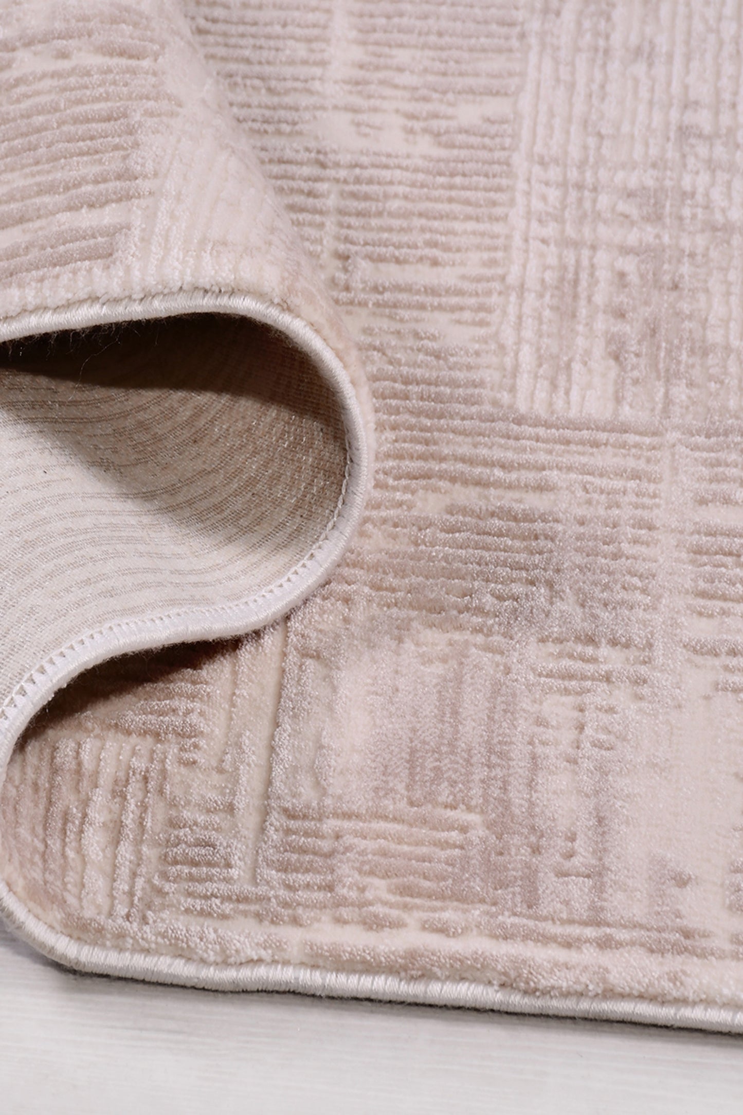 Ortaköy BeigeStruktur – Mönsterrik enkelhet i beige ton