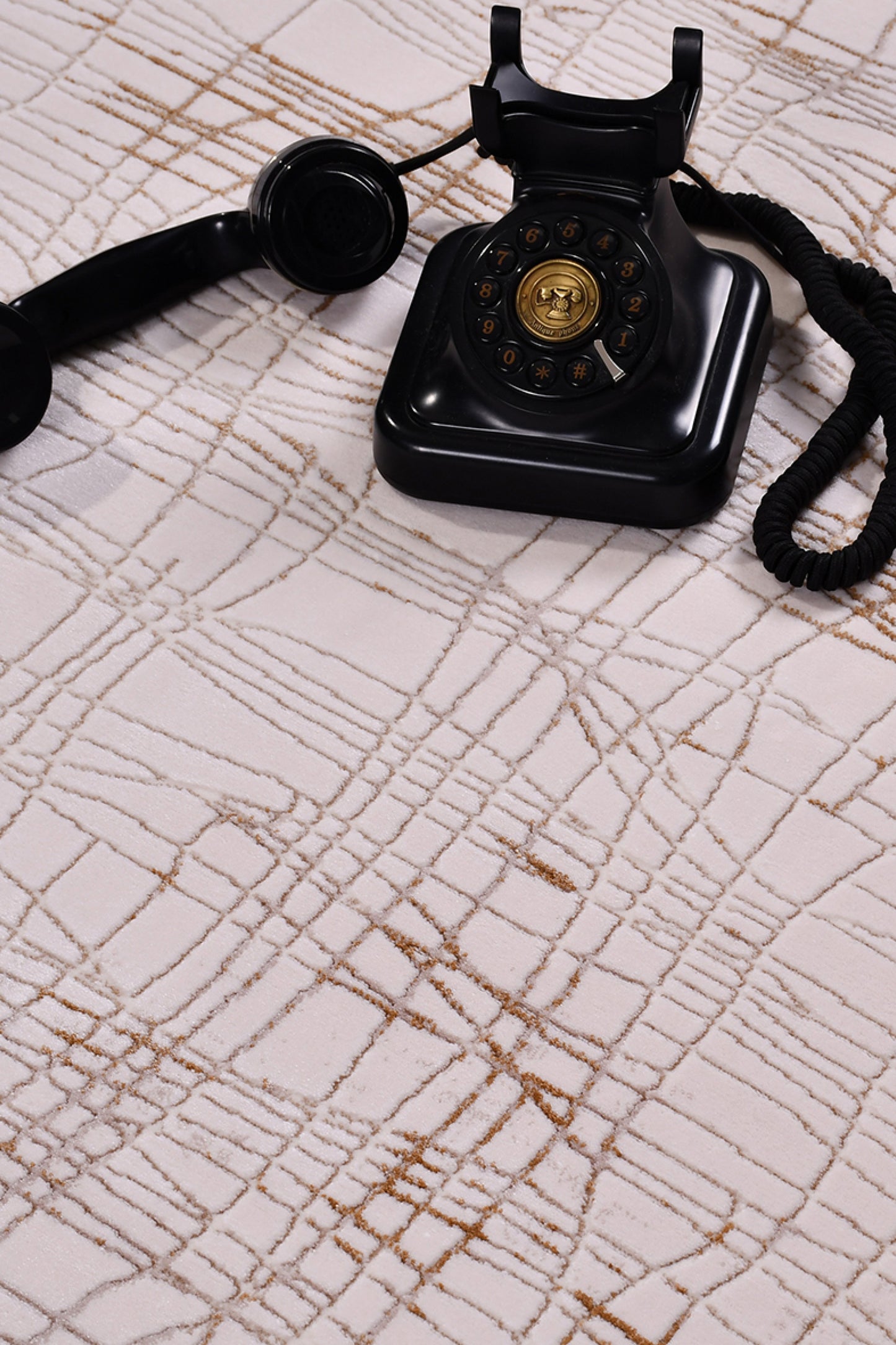 Ortaköy SandLinjär – Naturinspirerade linjer i varm sandton