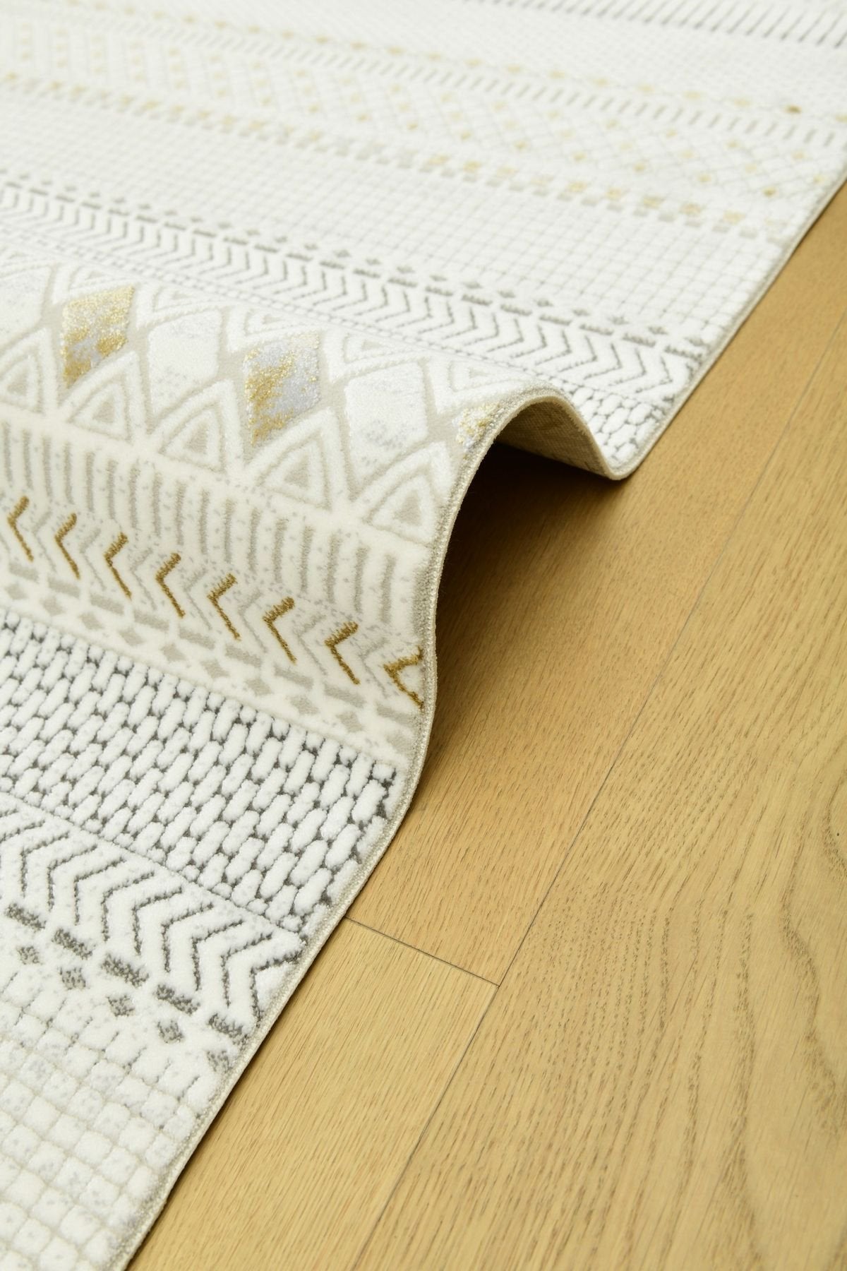 Premiere Dune – Matta med Nomadiska Ränder i Naturtoner