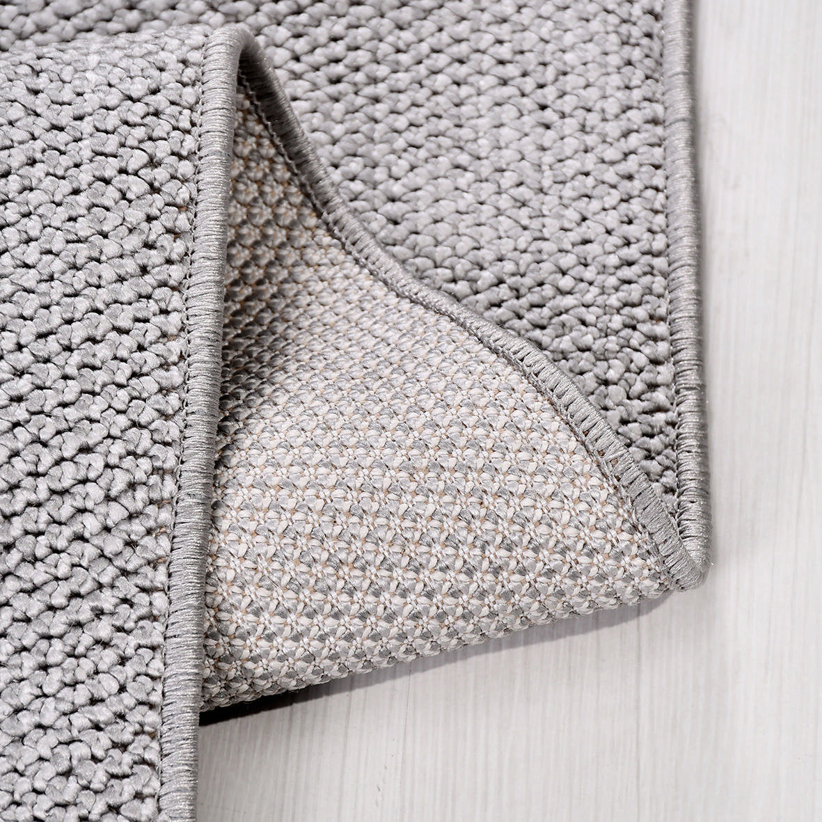 Selanik Aura – Stilren Handvävd Matta i Grå Ton med Franskant och Naturlig Känsla