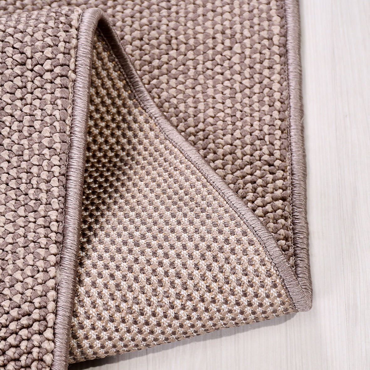 Selanik Terra – Handvävd Naturlig Matta med Fransar och Stilren Struktur