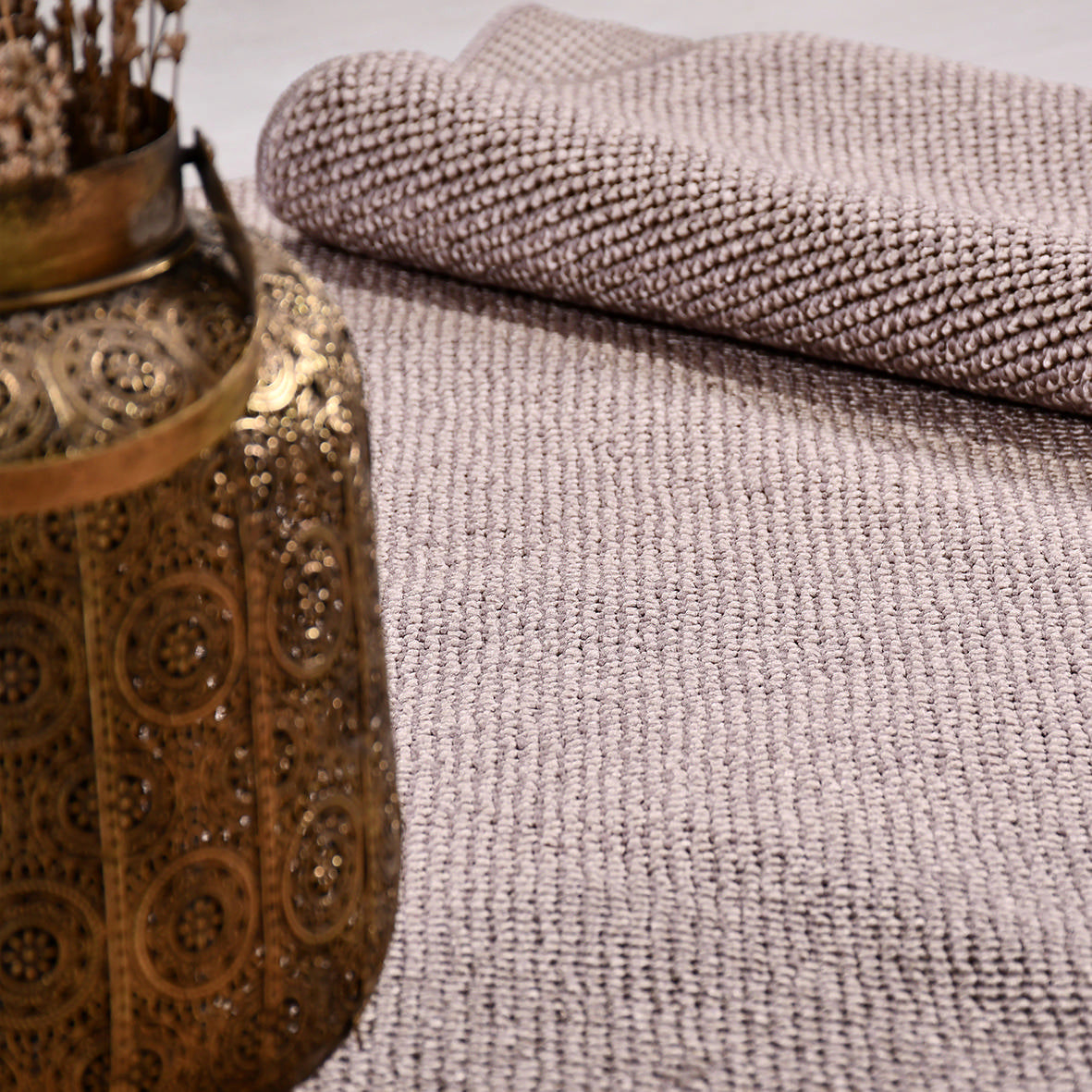 Selanik Terra – Handvävd Naturlig Matta med Fransar och Stilren Struktur