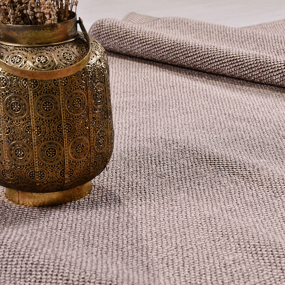 Selanik Terra – Handvävd Naturlig Matta med Fransar och Stilren Struktur